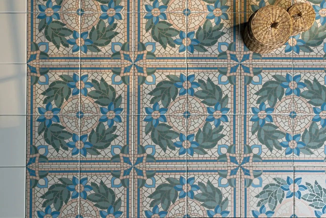 ESTUDIO HIGHBURRY ARIADNA padló és falburkolat